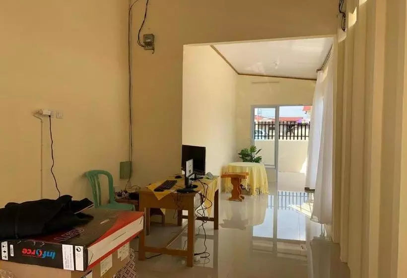 Hotel Oyo 3168 Utama Sari Residence