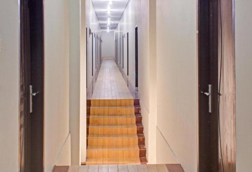 Hotel Oyo 3394 Apm Residence Syariah