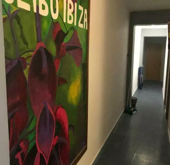 هاستل Ceibo Ibiza   Guest House