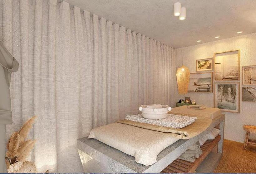 הוסטל The Salty Pelican Yoga & Surf Retreat