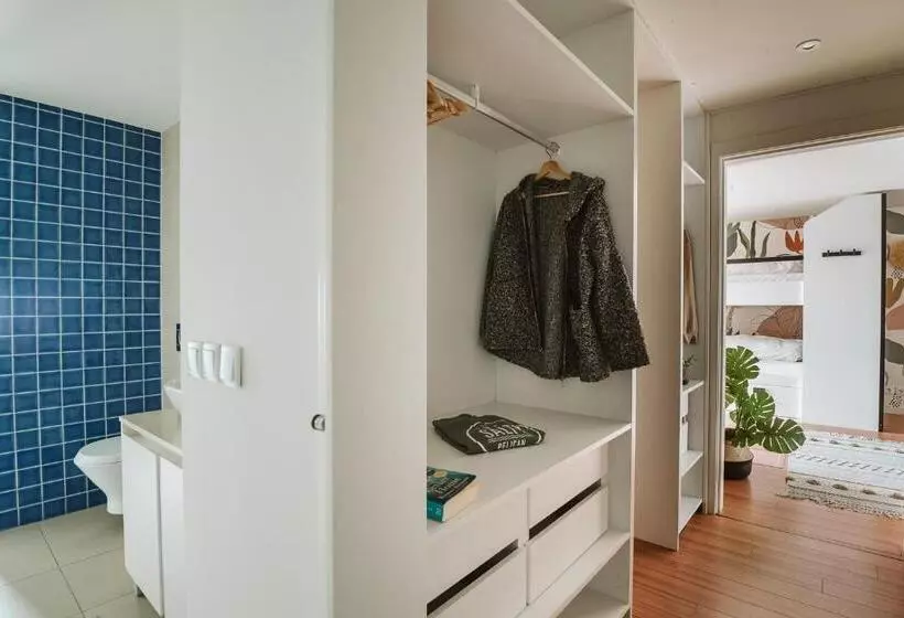 Retkeilymaja The Salty Pelican Yoga & Surf Retreat