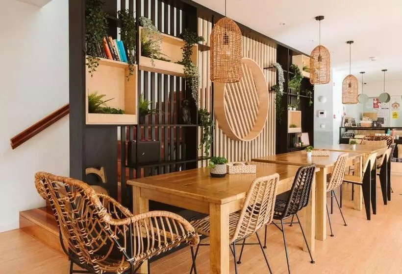 Retkeilymaja The Salty Pelican Yoga & Surf Retreat