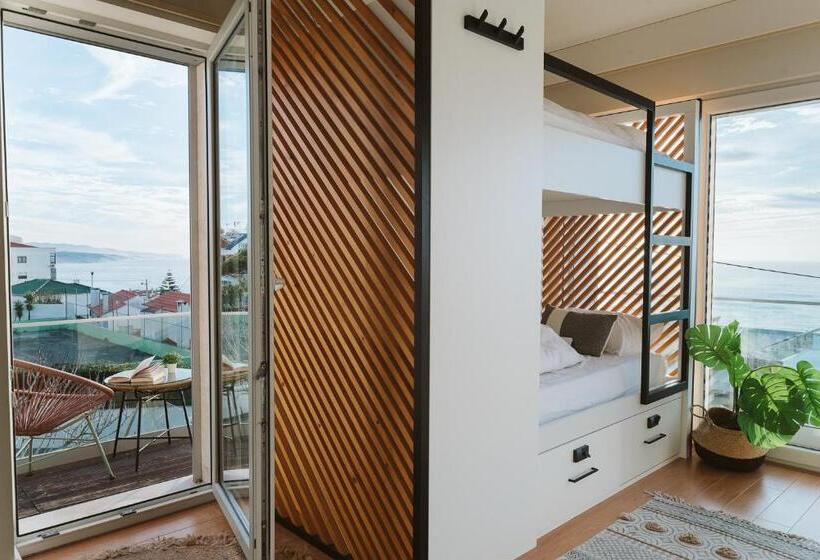 הוסטל The Salty Pelican Yoga & Surf Retreat