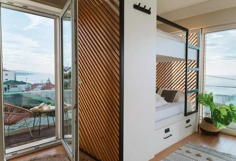 Retkeilymaja The Salty Pelican Yoga & Surf Retreat