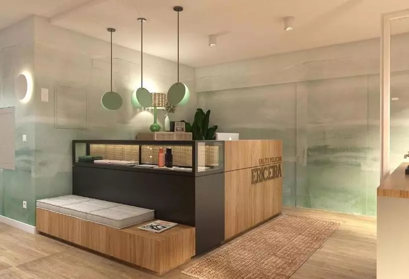 Retkeilymaja The Salty Pelican Yoga & Surf Retreat