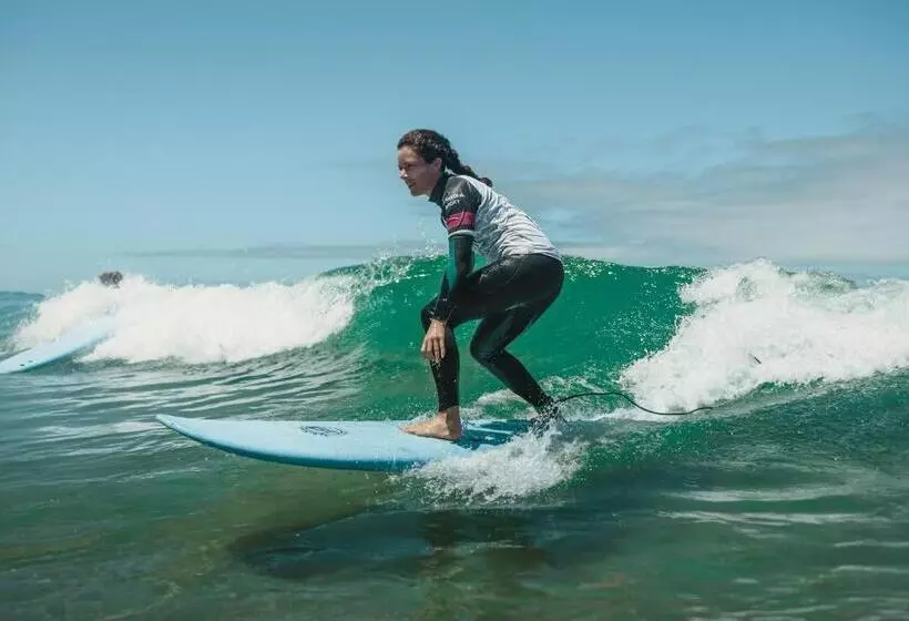 Retkeilymaja The Salty Pelican Yoga & Surf Retreat