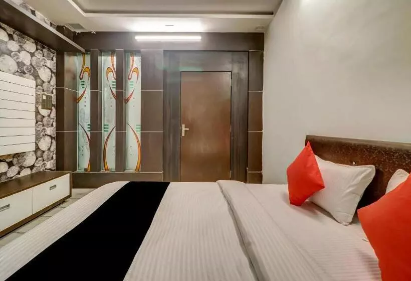 Capital O Hotel Jd3 International