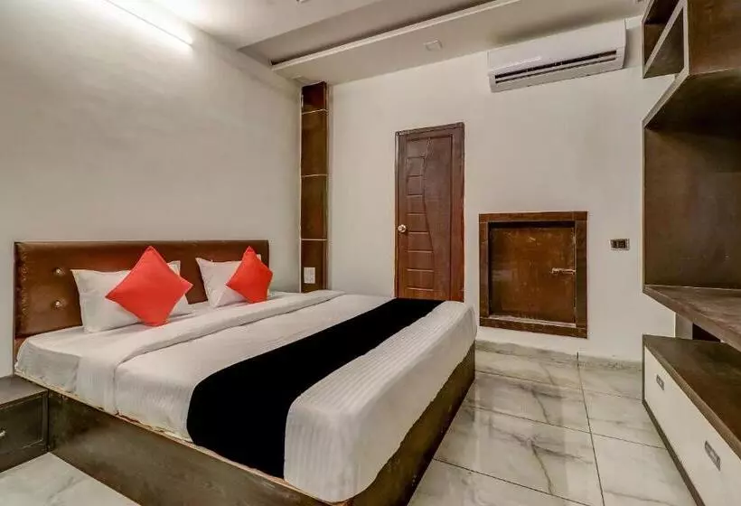 Capital O Hotel Jd3 International