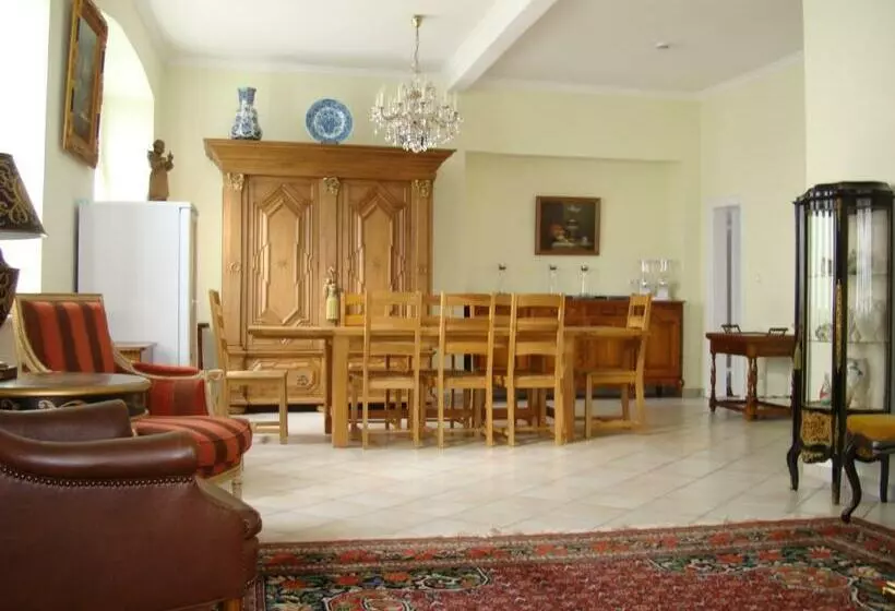 Hotelli Historischer Winzerverein Boutique B&b