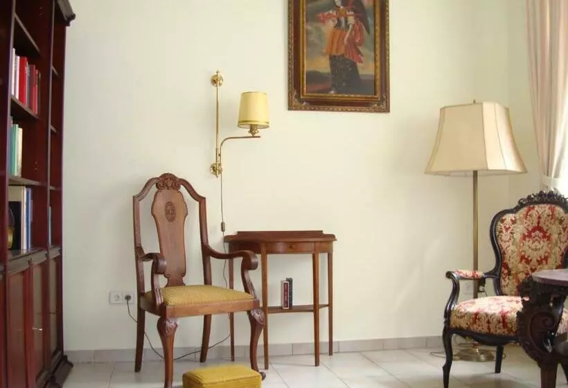 Hotelli Historischer Winzerverein Boutique B&b