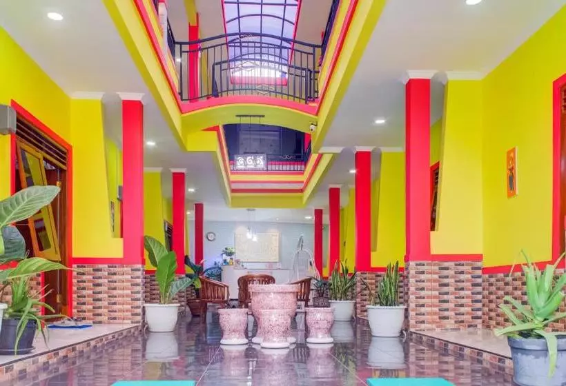 Hotelli Oyo 3418 Penginapan May Lindon