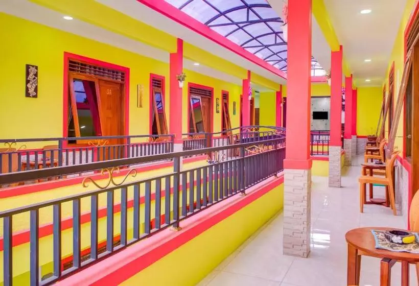 Hotelli Oyo 3418 Penginapan May Lindon