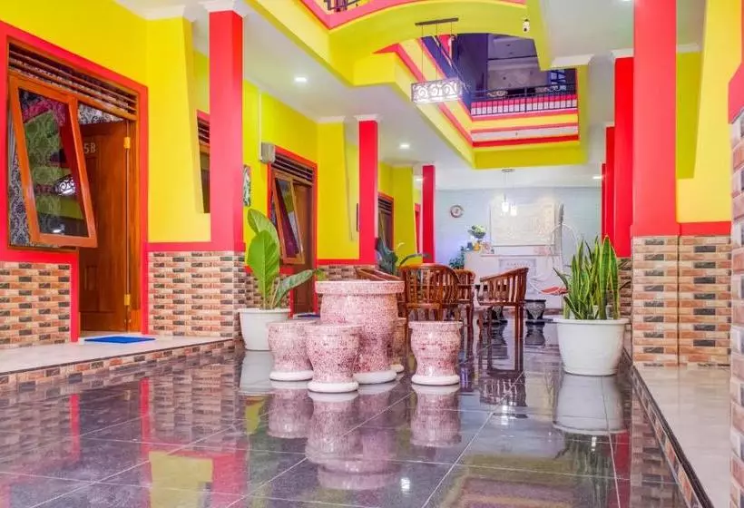 Hotelli Oyo 3418 Penginapan May Lindon