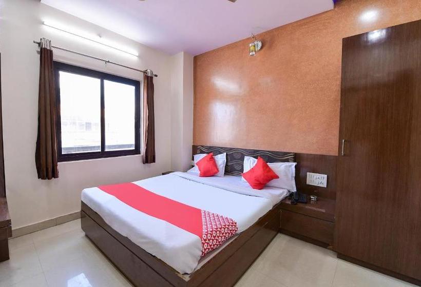 ホテル Oyo 71058 Ganga