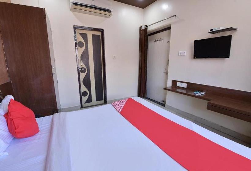 ホテル Oyo 71058 Ganga
