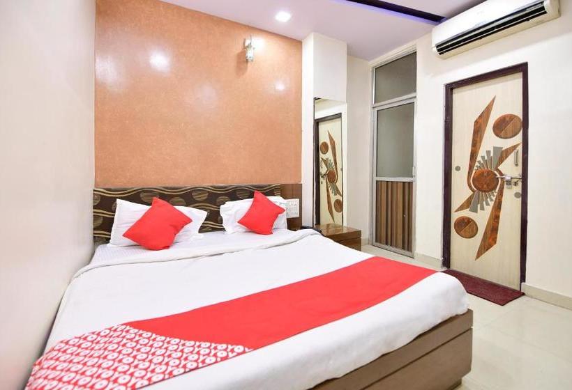 ホテル Oyo 71058 Ganga