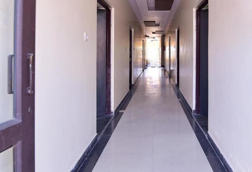 ホテル Oyo 71058 Ganga