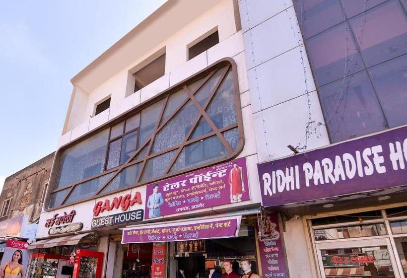 ホテル Oyo 71058 Ganga