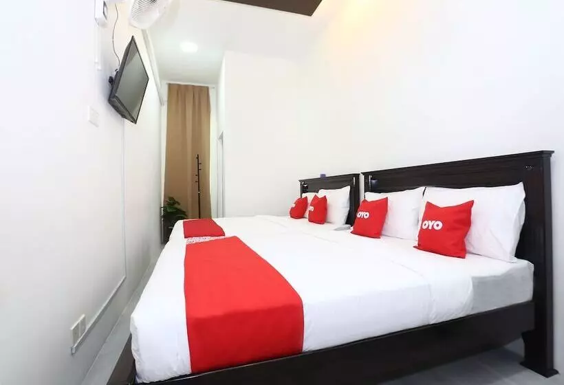 Hotelli Oyo 89678 Ady