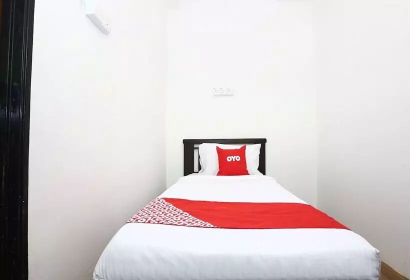 Hotelli Oyo 89678 Ady