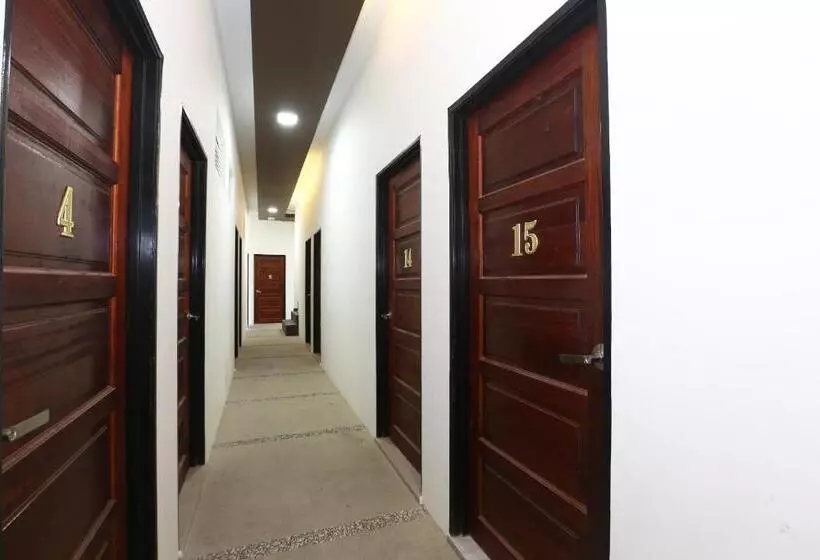 Hotelli Oyo 89678 Ady