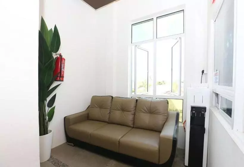 Hotelli Oyo 89678 Ady