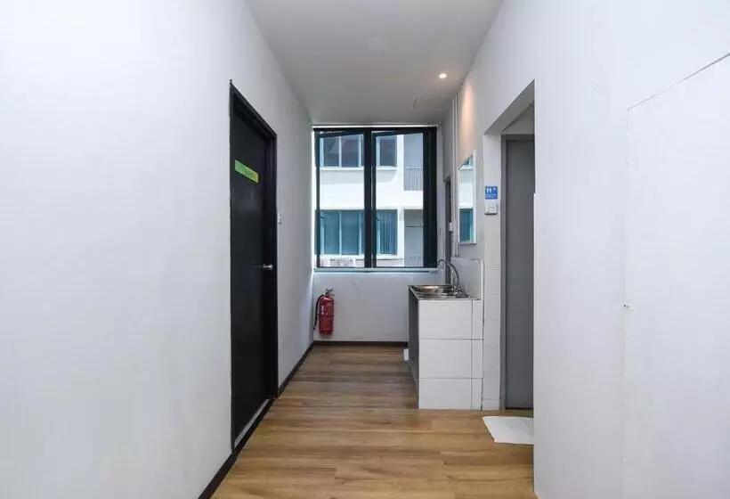 ホテル Spot On 89838 Lm Residence