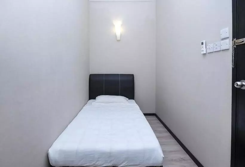 ホテル Spot On 89838 Lm Residence