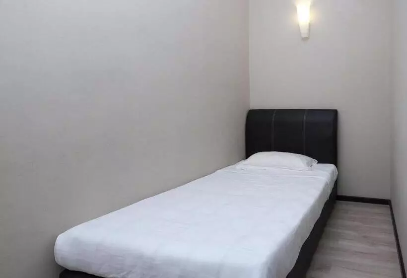 ホテル Spot On 89838 Lm Residence