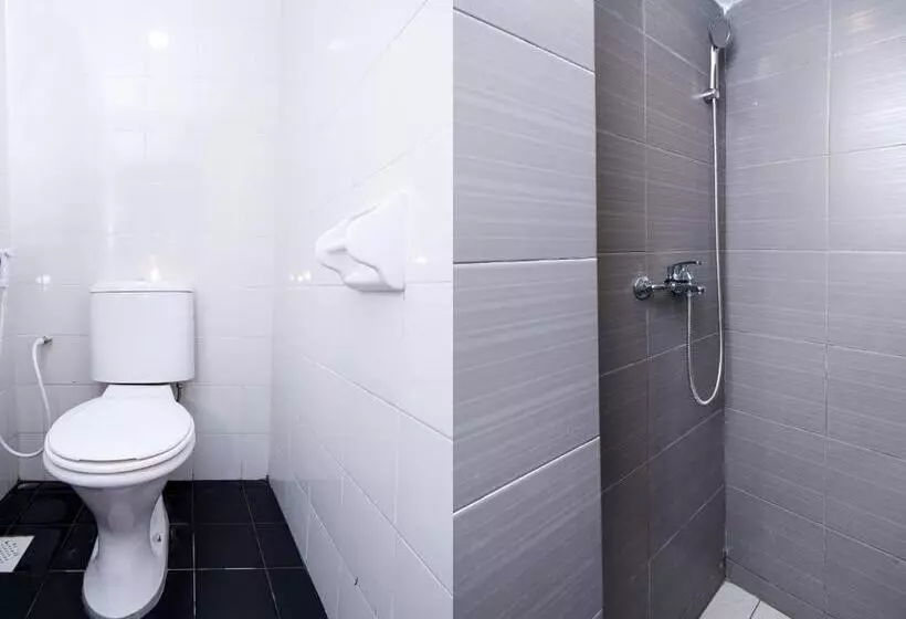 ホテル Spot On 89838 Lm Residence