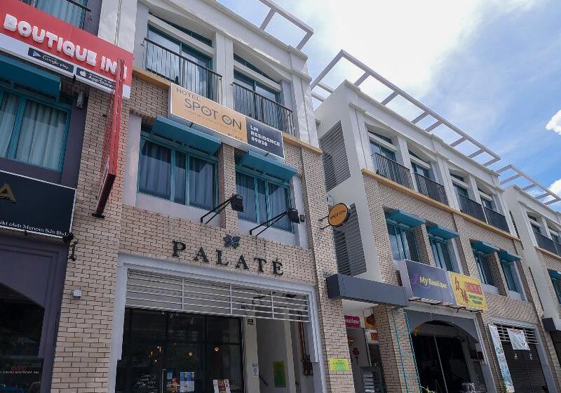 Hotel Spot On 89838 Lm Residence