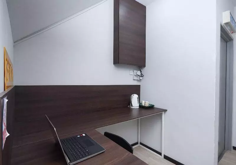 ホテル Spot On 89838 Lm Residence