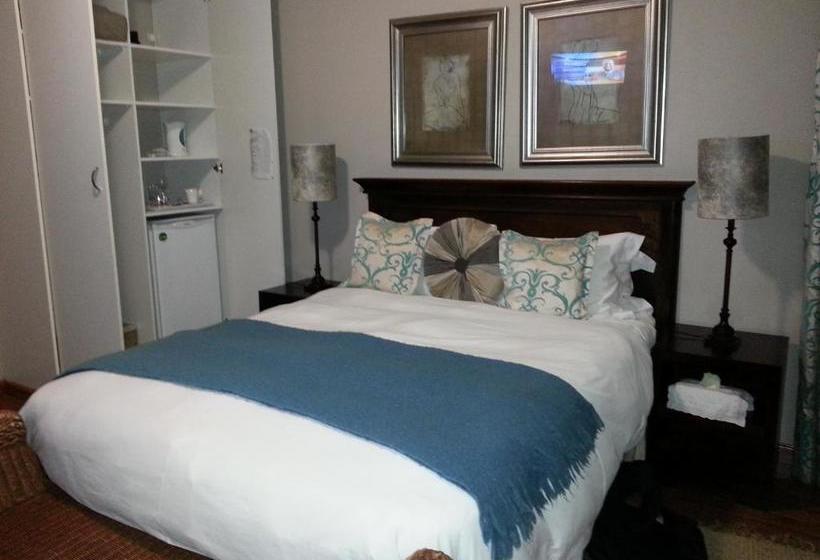 Пансион Fatmols Guest Lodge