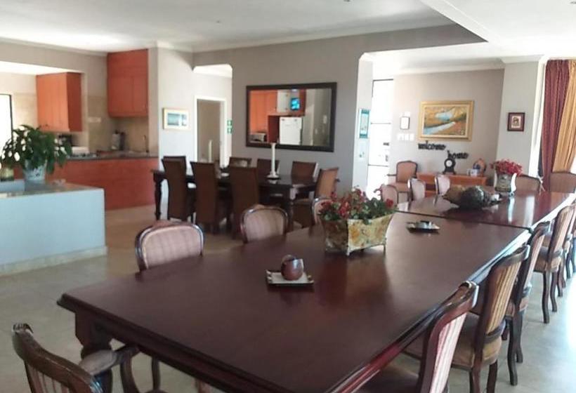 Пансион Fatmols Guest Lodge