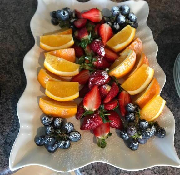 Пансион Fatmols Guest Lodge