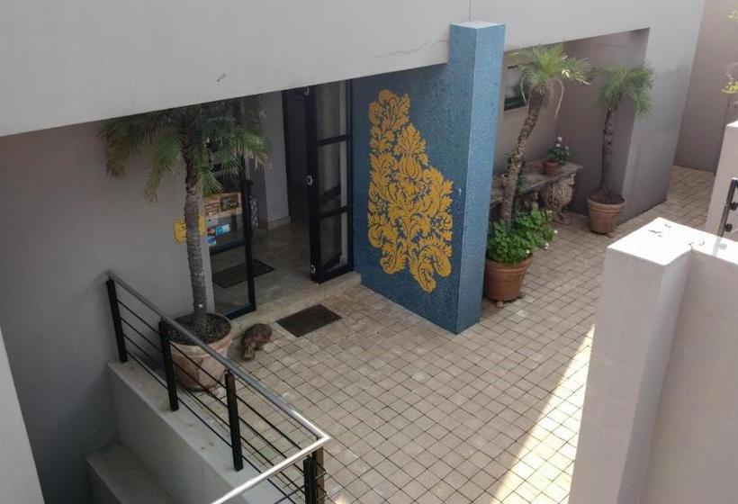 Пансион Fatmols Guest Lodge