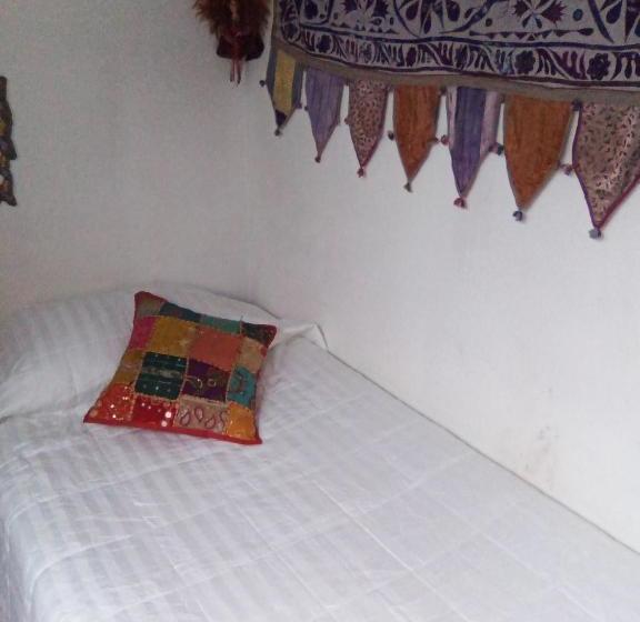 پانسیون Hostal Nomade