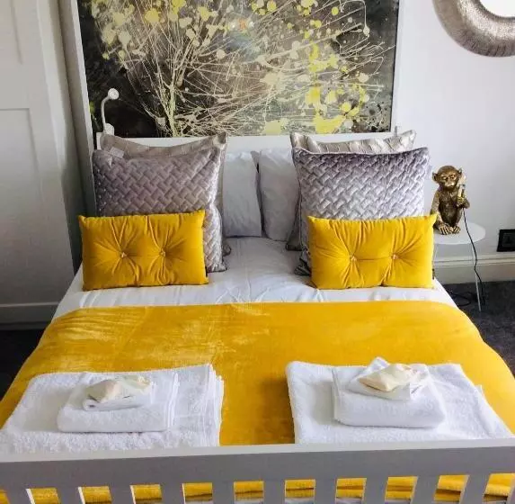 تختخواب و صبحانه One Ninety Boutique Accommodation