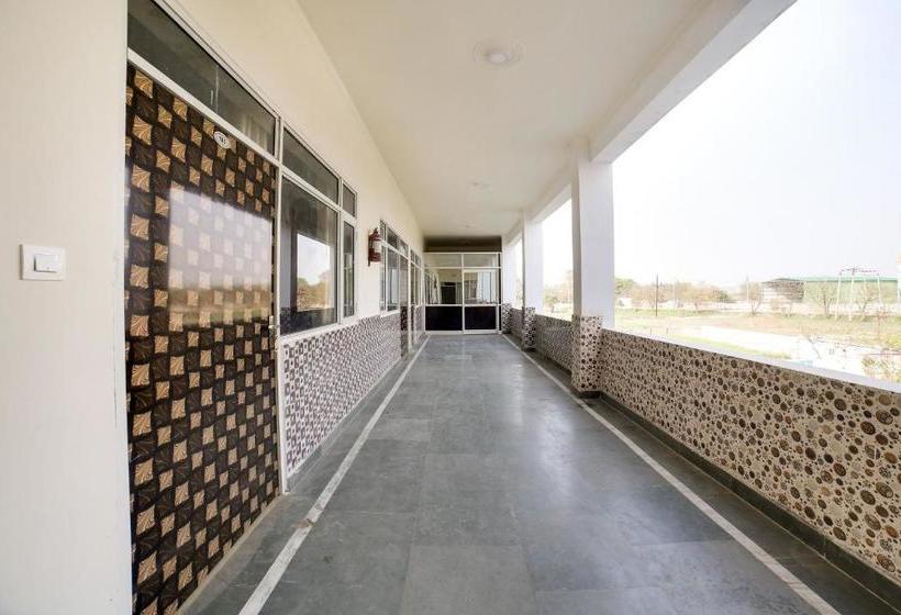 Hotel Capital O 70965 Sudhir And Banquet