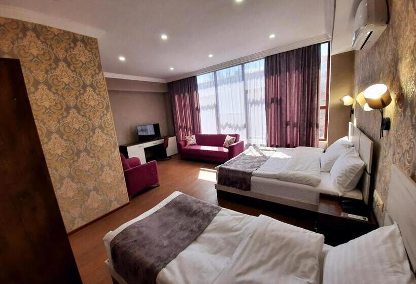 هتل Cherry Garden Boutique