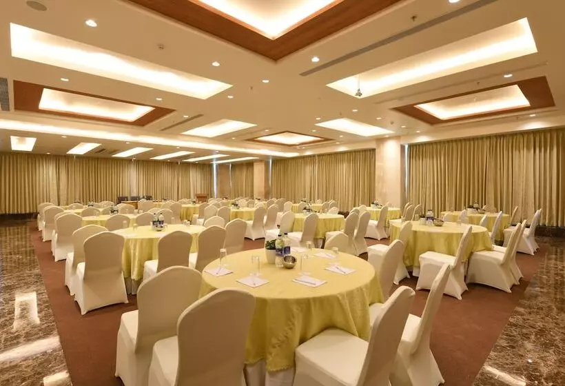 هتل Harsha The Fern Shivamogga