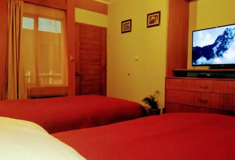 هتل Hostal Cagnapa Restobar