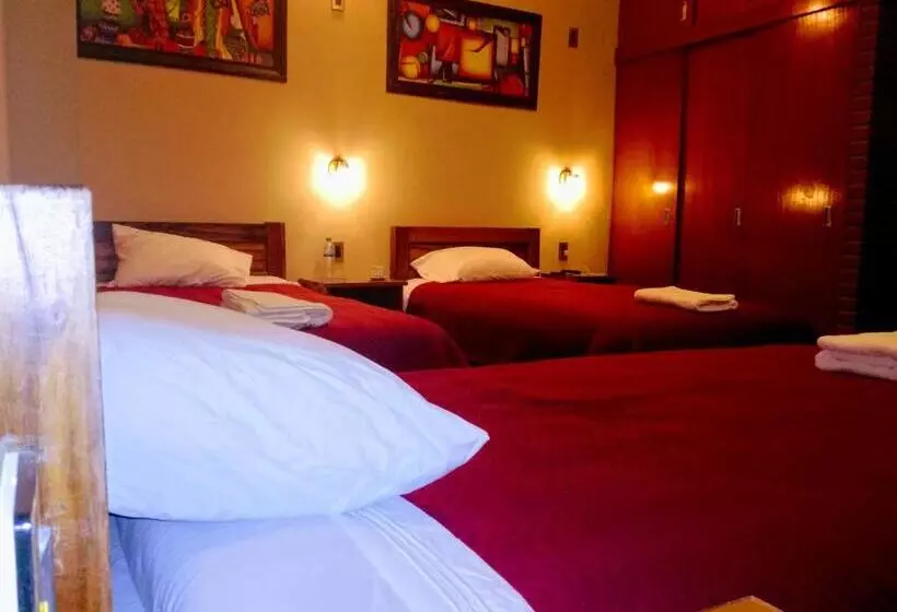 هتل Hostal Cagnapa Restobar