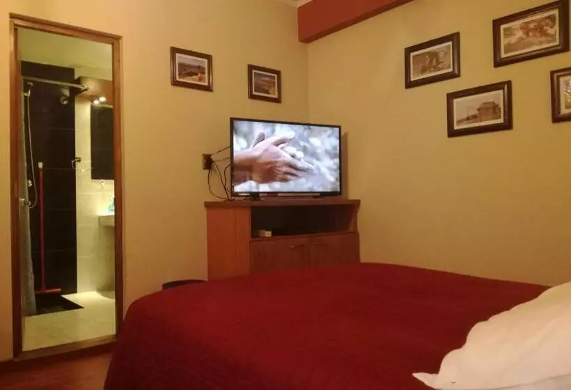 هتل Hostal Cagnapa Restobar