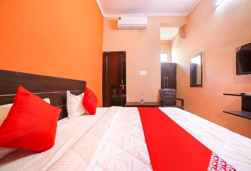 هتل Oyo 67451 Krishna Guest House