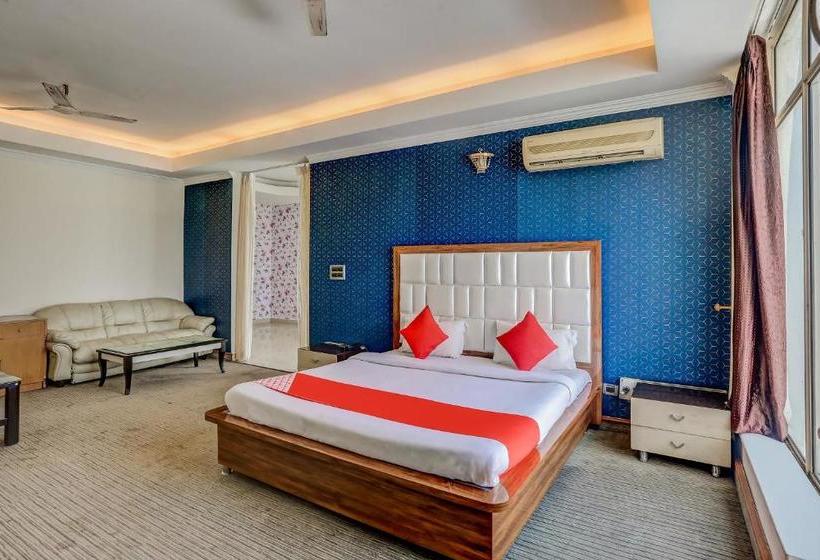 酒店 Oyo 71042 Sahara Estate