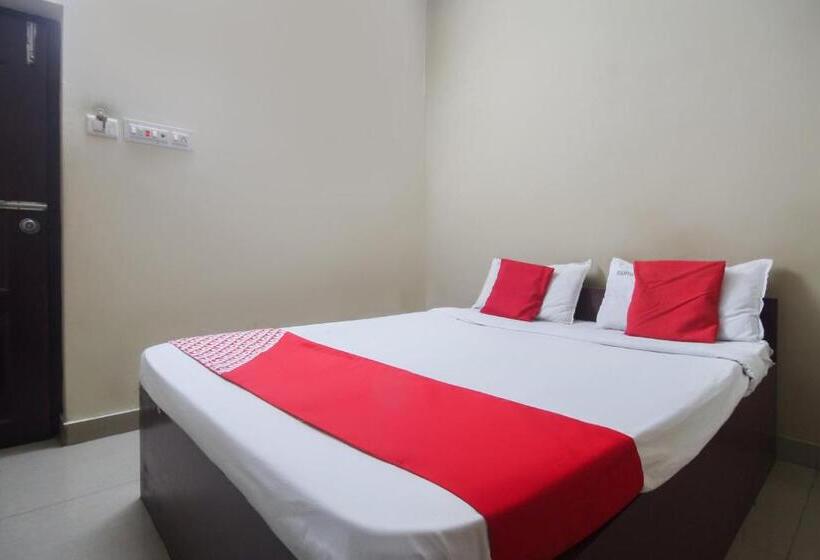 Hotell Oyo 71275 Lingam S Lodge