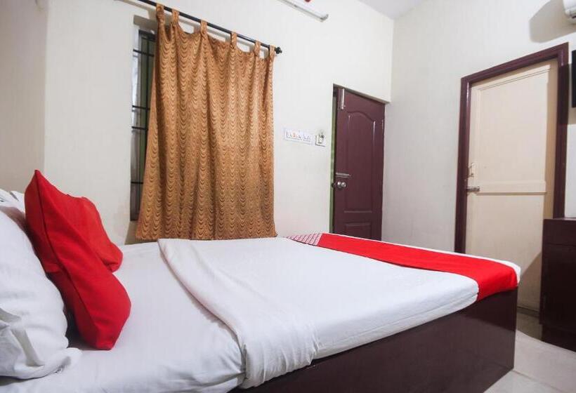 Hotell Oyo 71275 Lingam S Lodge