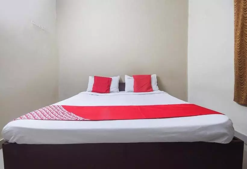 Hotelli Oyo 71275 Lingam S Lodge
