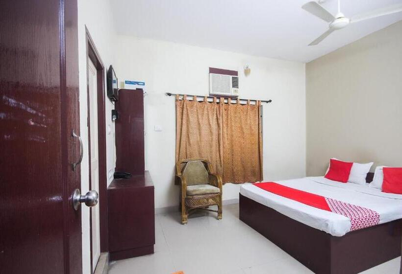 Hotell Oyo 71275 Lingam S Lodge